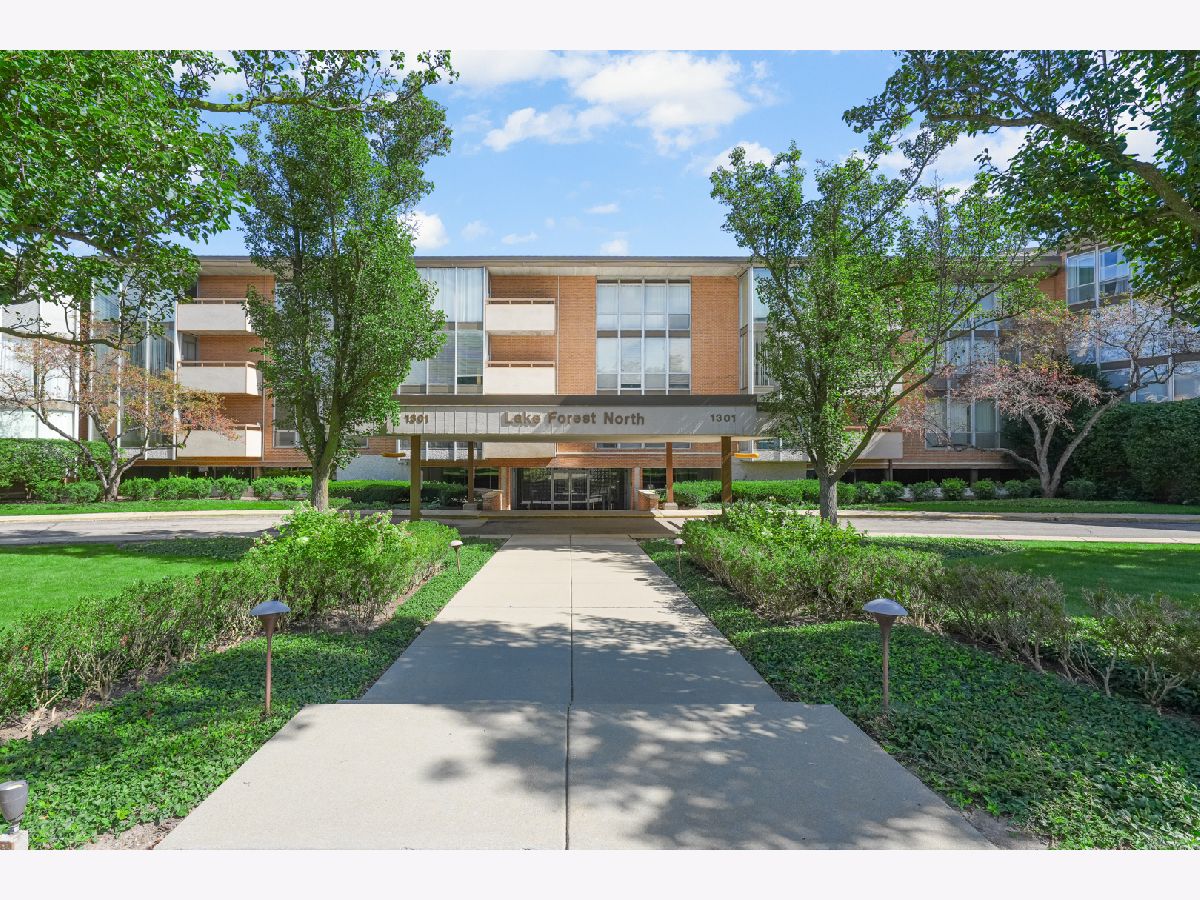  For Sale Lake Forest Illinois, 1301 Western Avenue