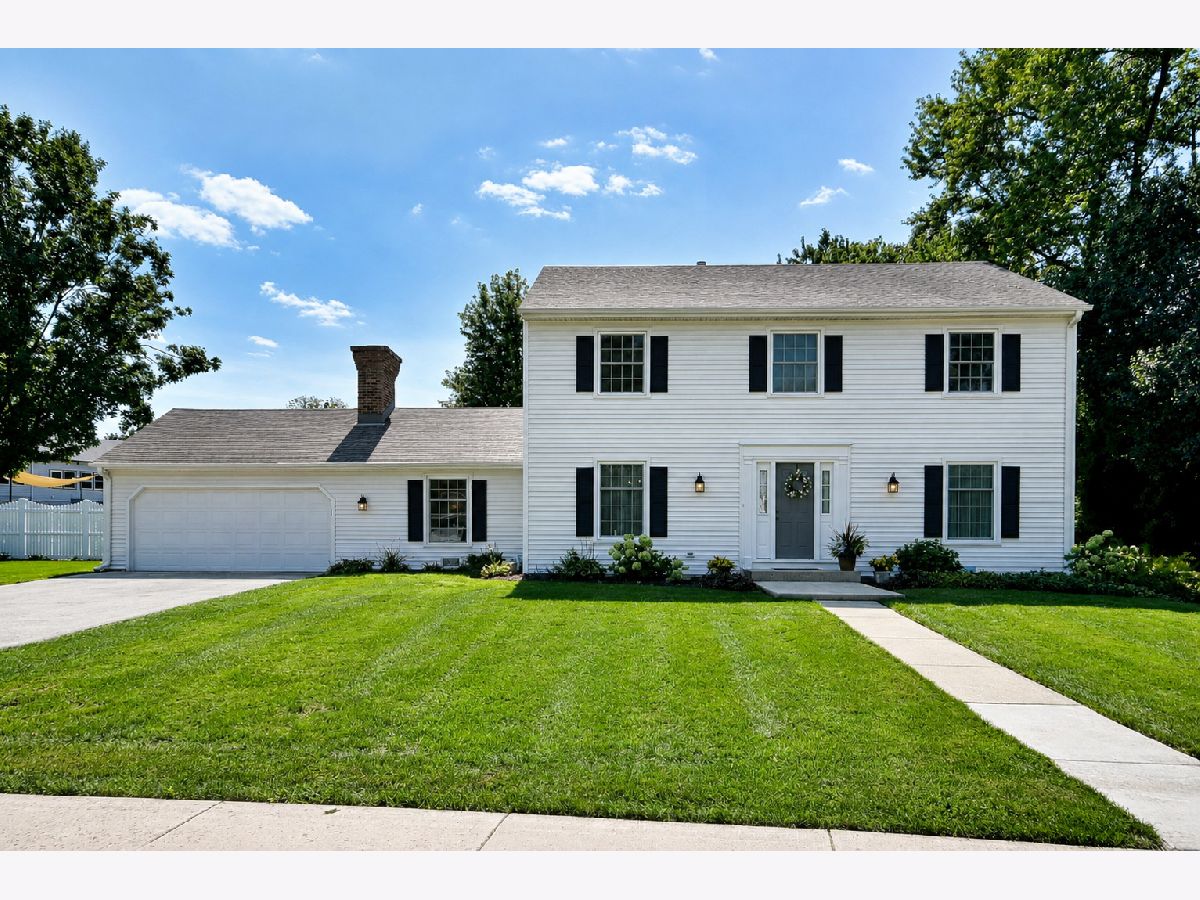 Homes For Sale Century Hill Naperville Illinois, 6S370 New Castle Road