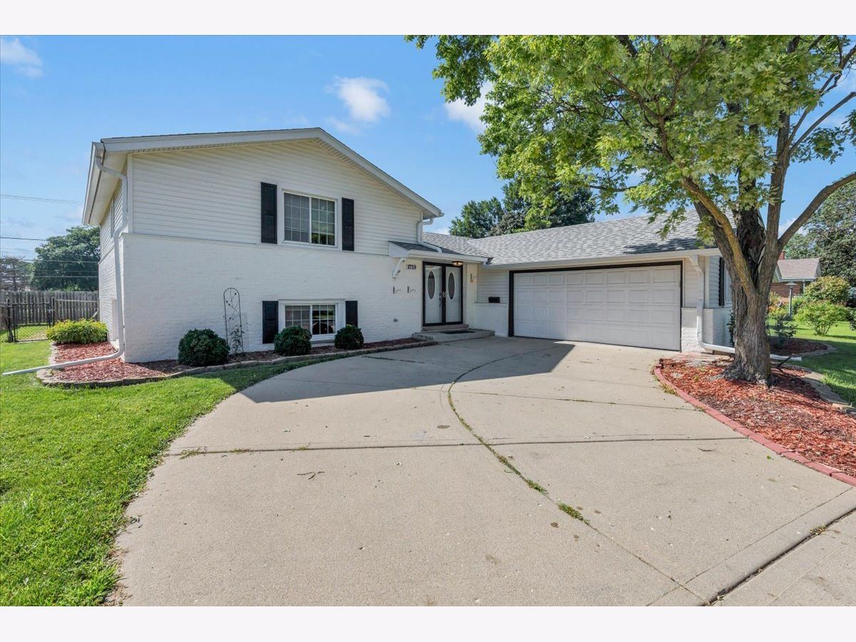  Rented Arlington Heights Illinois, 1719 Lexington