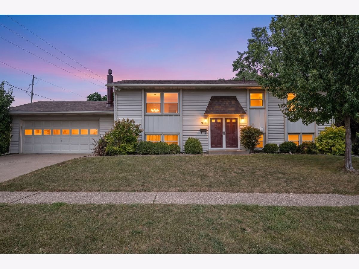 Homes & Condos & Townhomes For Sale Rock View Estates Moline Illinois, 3333 35th Avenue