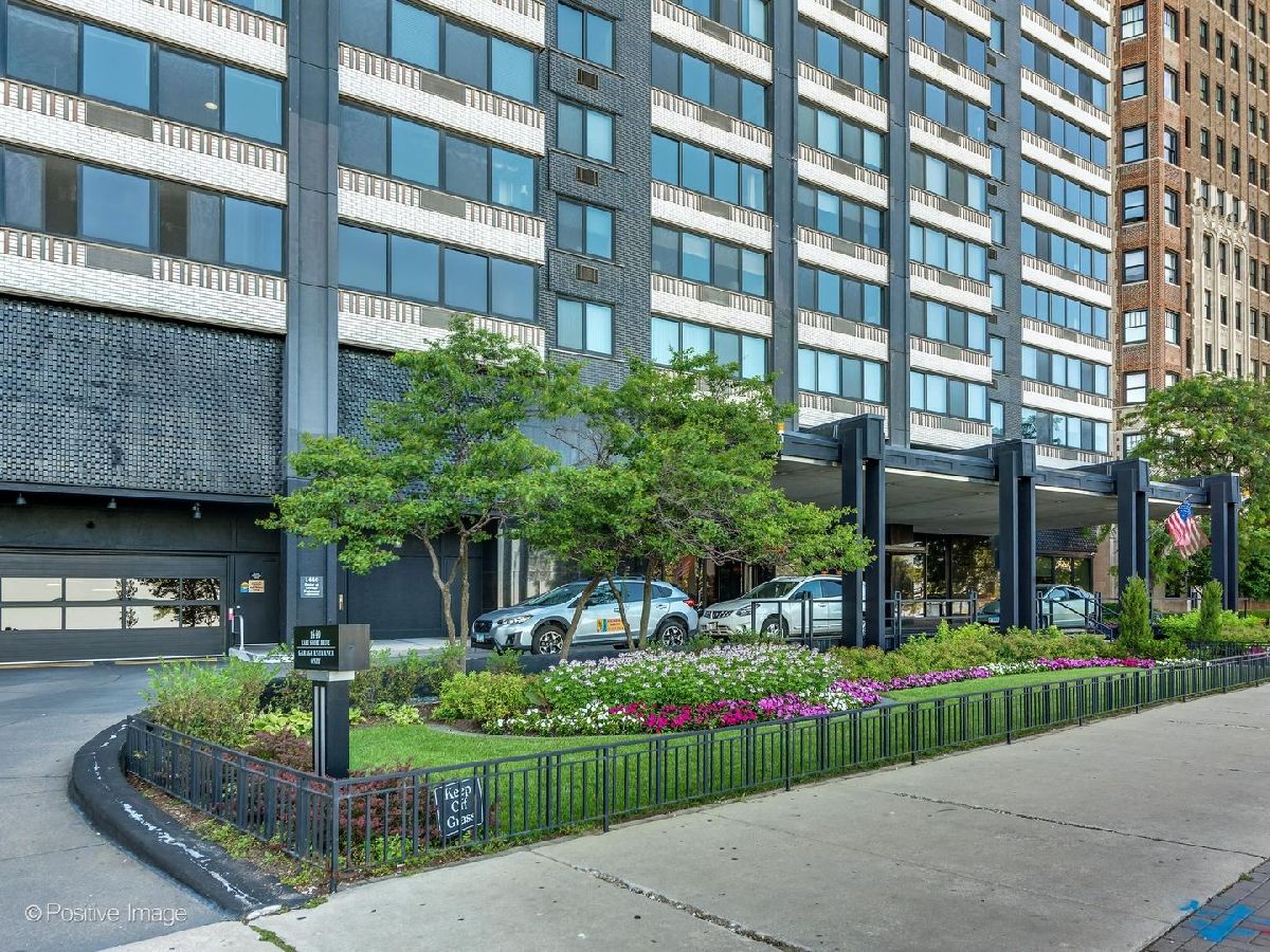  For Sale Chicago Illinois, 1440 Lake Shore Drive