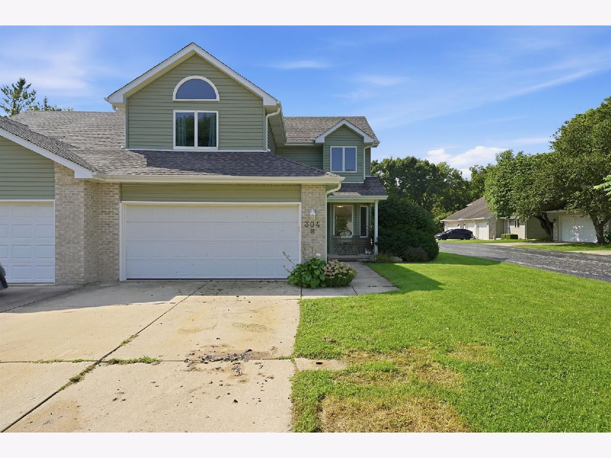 Condos & Townhomes For Sale Vista Commons Minooka Illinois, 304 Grande Drive