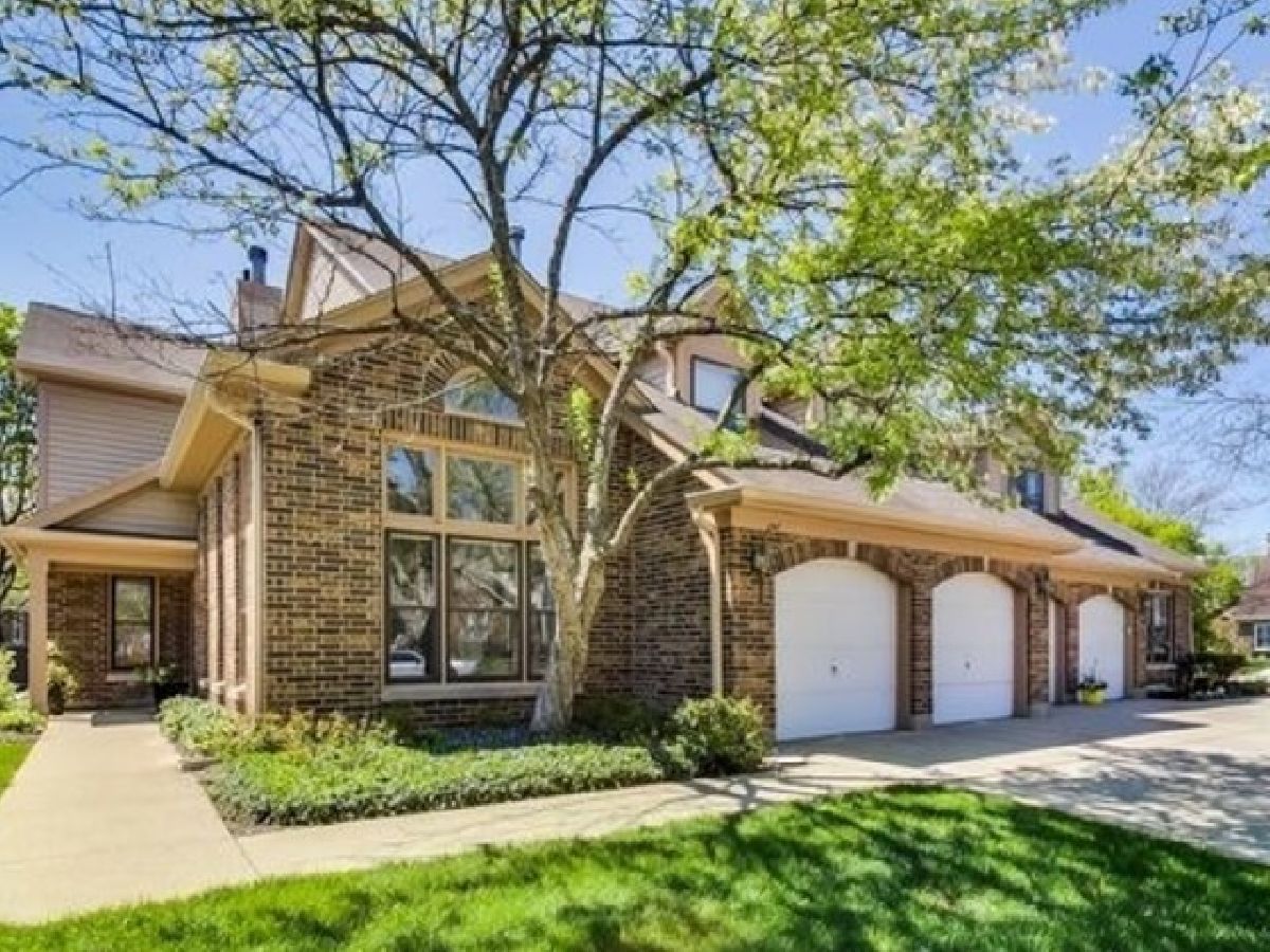 Townhomes & Condos & Homes Sold Woodlands Of Fiore Buffalo Grove Illinois
