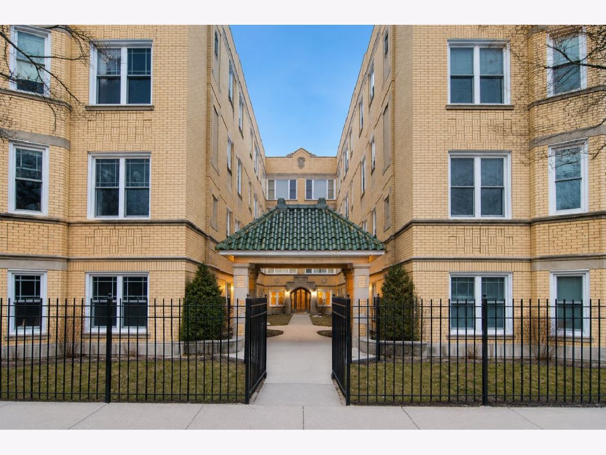 Condominiums & Homes For Rent Albany Park Commons Chicago Illinois, 4964 Spaulding