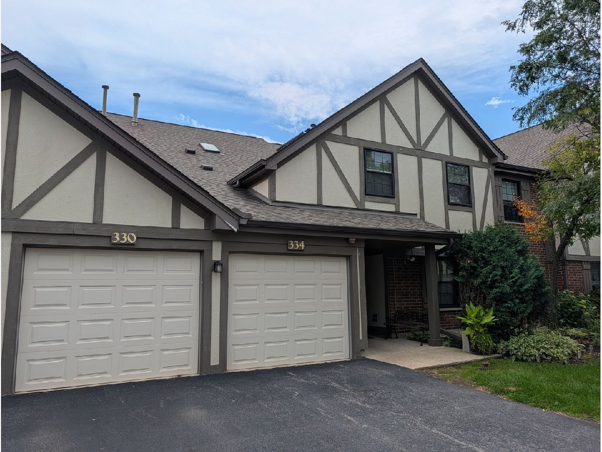  For Sale Wood Dale Illinois, 332 Essex Court