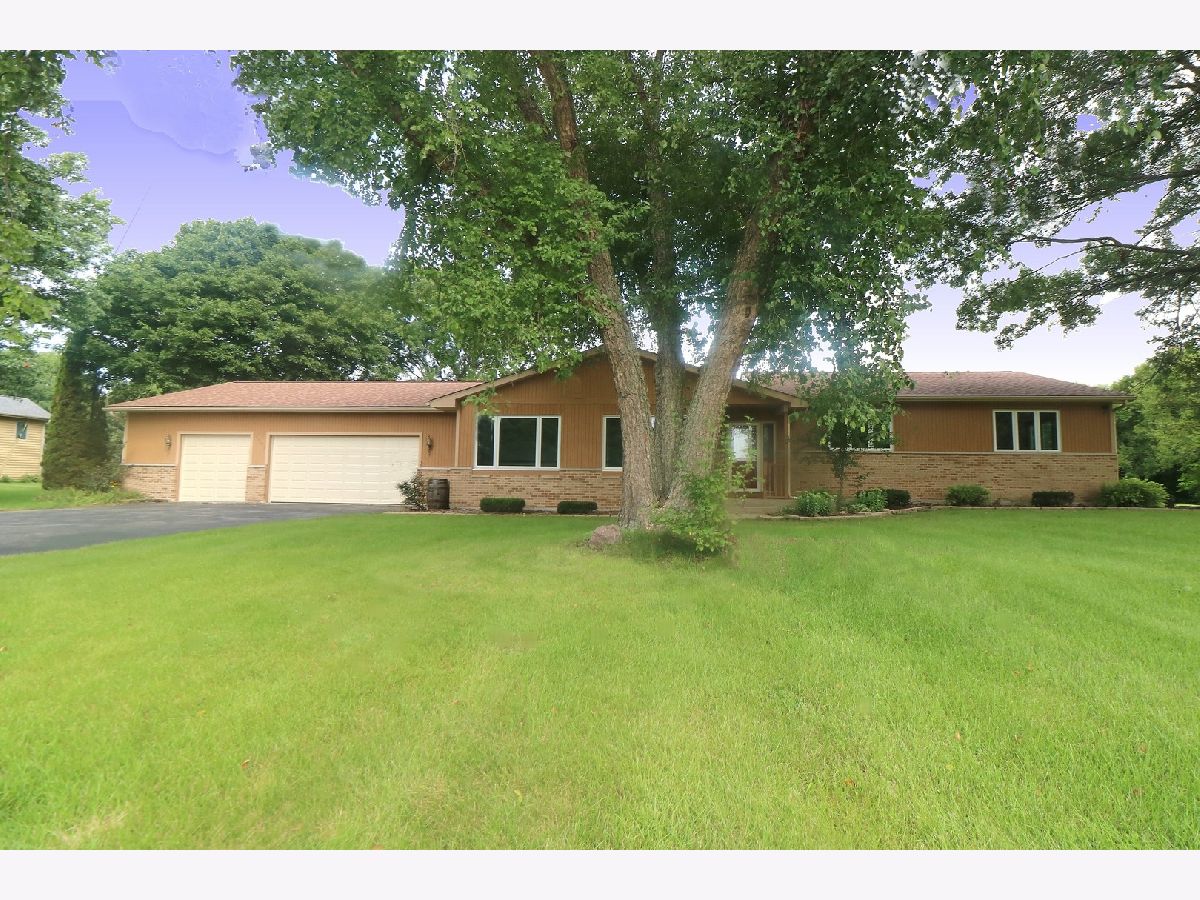 Homes For Sale Dutch Hollow Woodstock Illinois, 3095 Boerderij Way