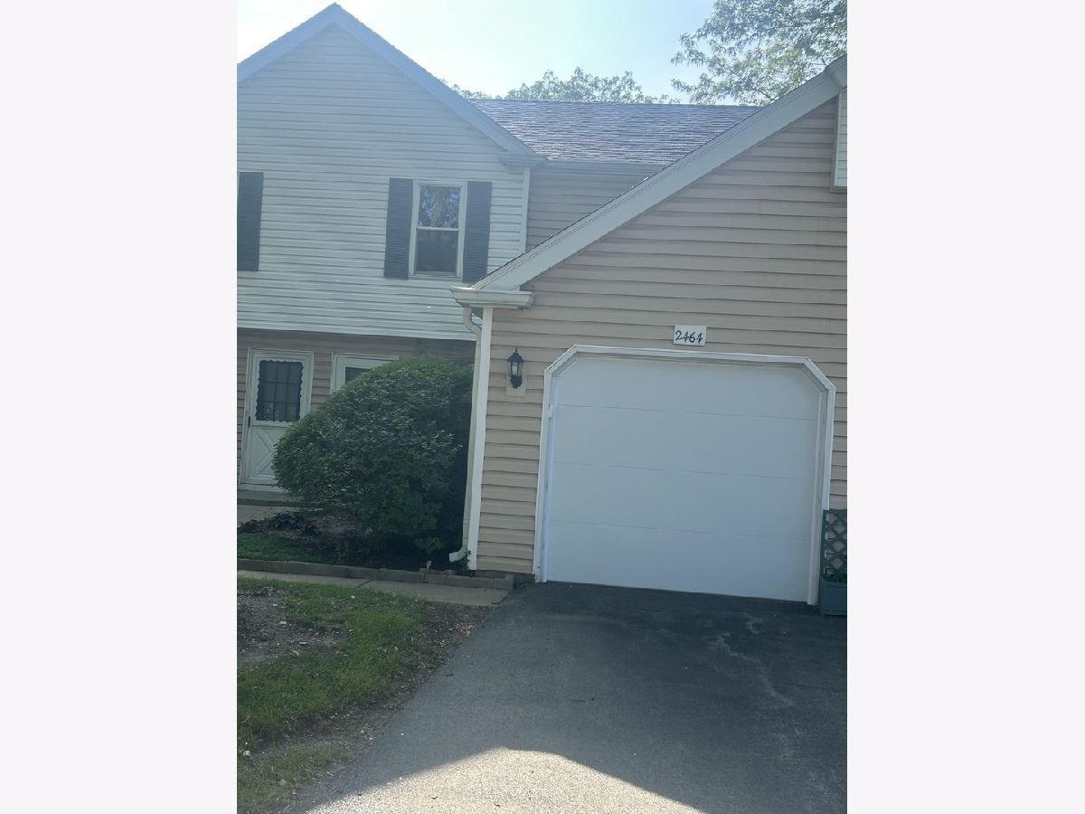 Townhomes For Rent Country Oaks Of Butterfield Aurora Illinois, 2464 Devonshire