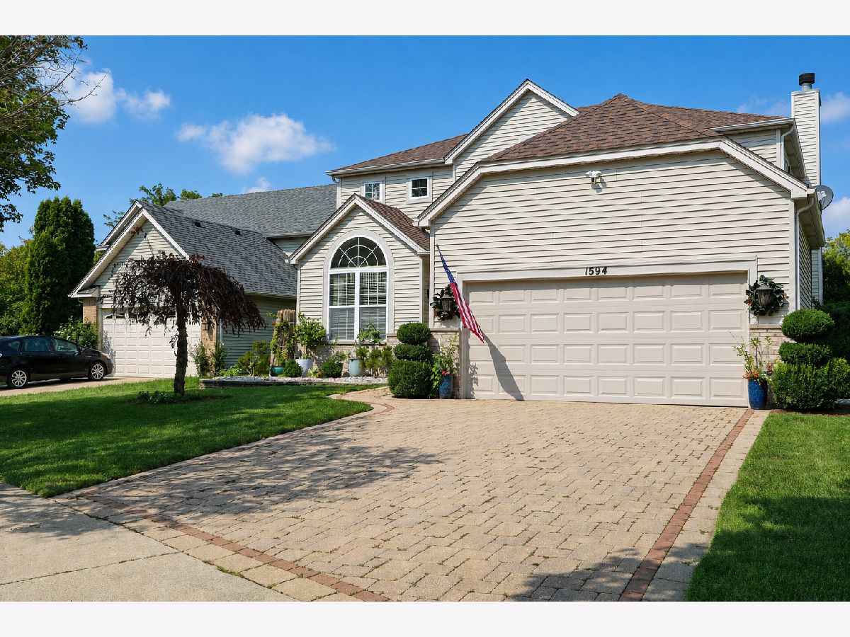Homes & Townhomes & Condos For Sale Wesglen Romeoville Illinois, 1594 Baytree Drive