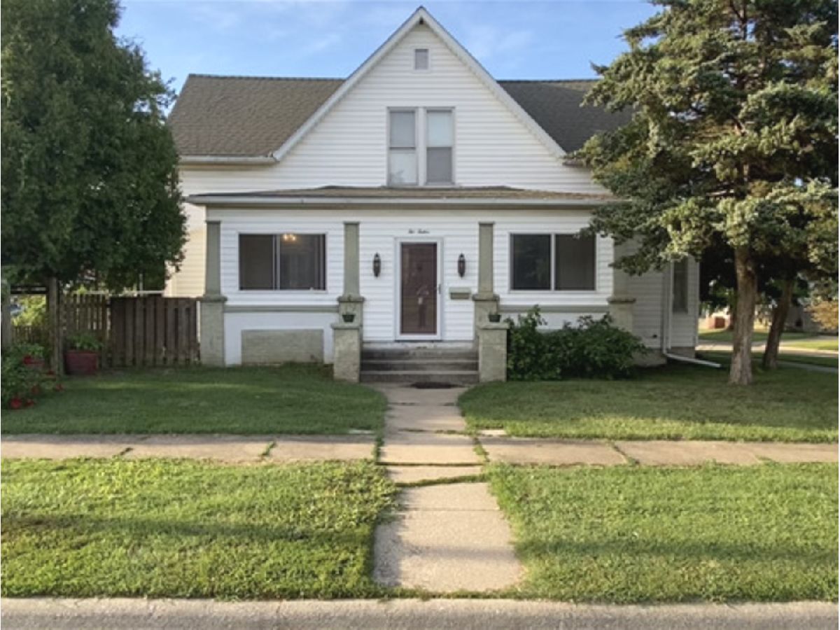  For Sale Harrisburg Illinois, 212 E Church Street