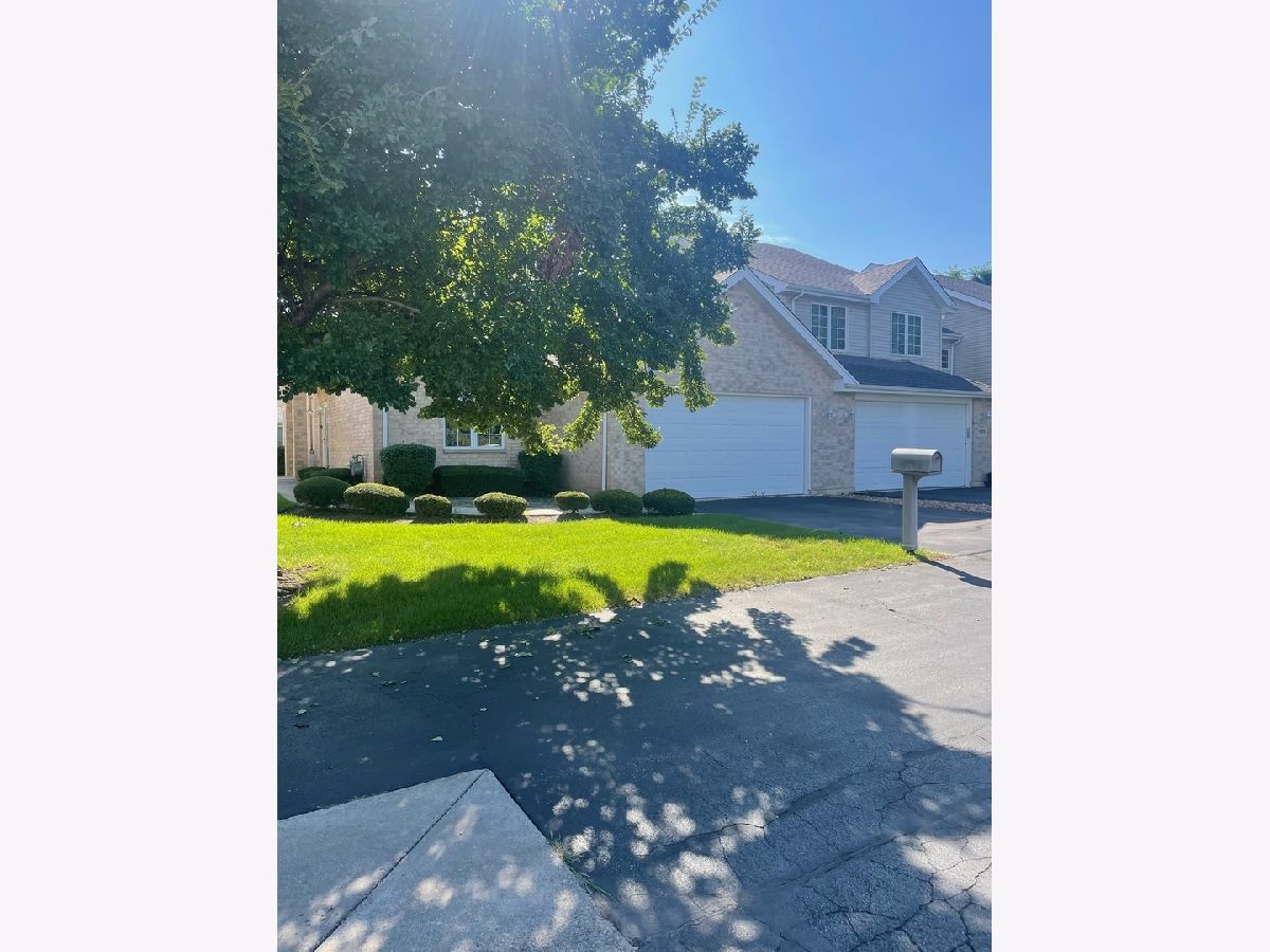  For Sale Crestwood Illinois, 13549 Lockwood