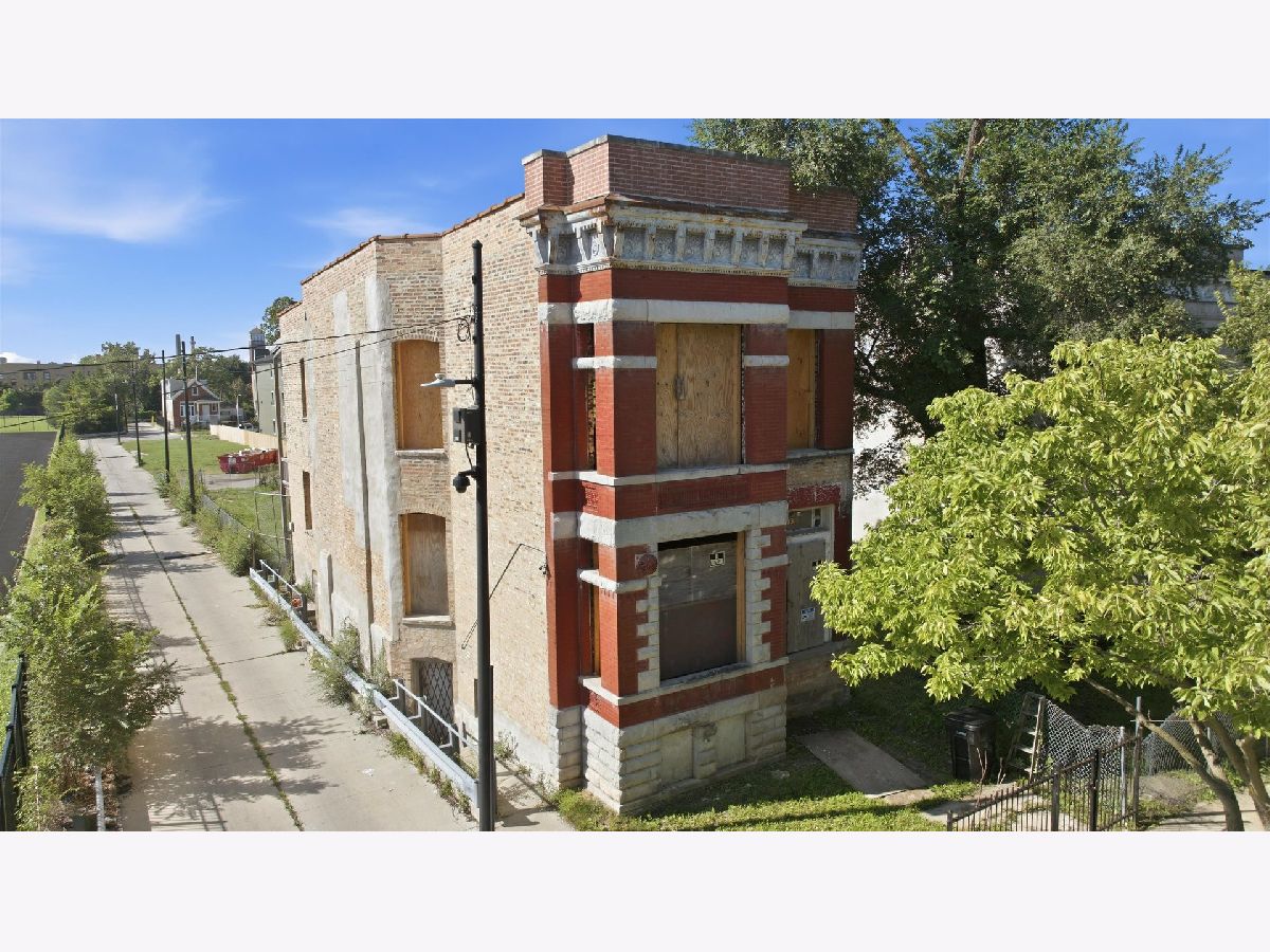  For Sale Chicago Illinois, 3311 Monroe Street