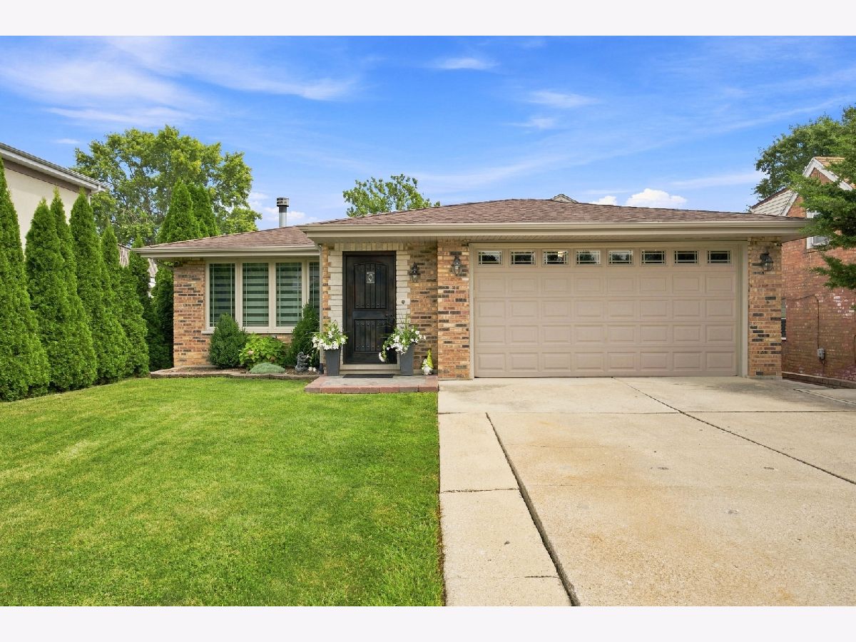  For Sale Hickory Hills Illinois, 9307 81st Court