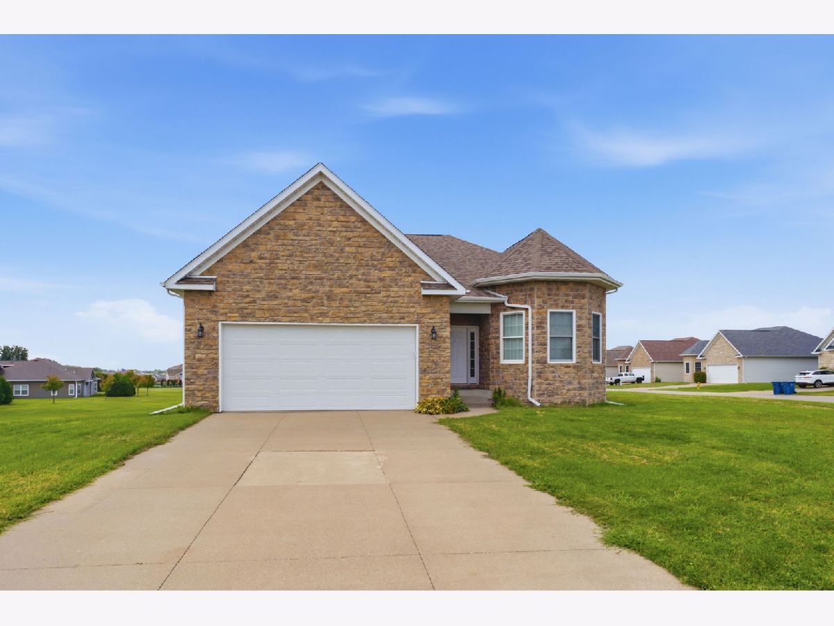  For Sale Leclaire Iowa, 63 Cobblestone Lane