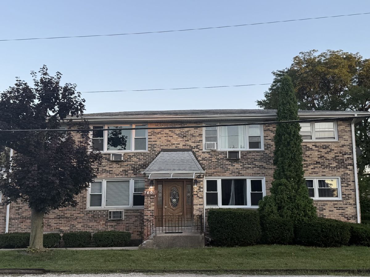  For Rent Justice Illinois, 7601 Banks