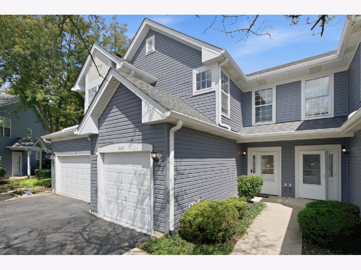 Townhomes For Sale Kingsbrook Crossing Oswego Illinois, 209 Oxford Court