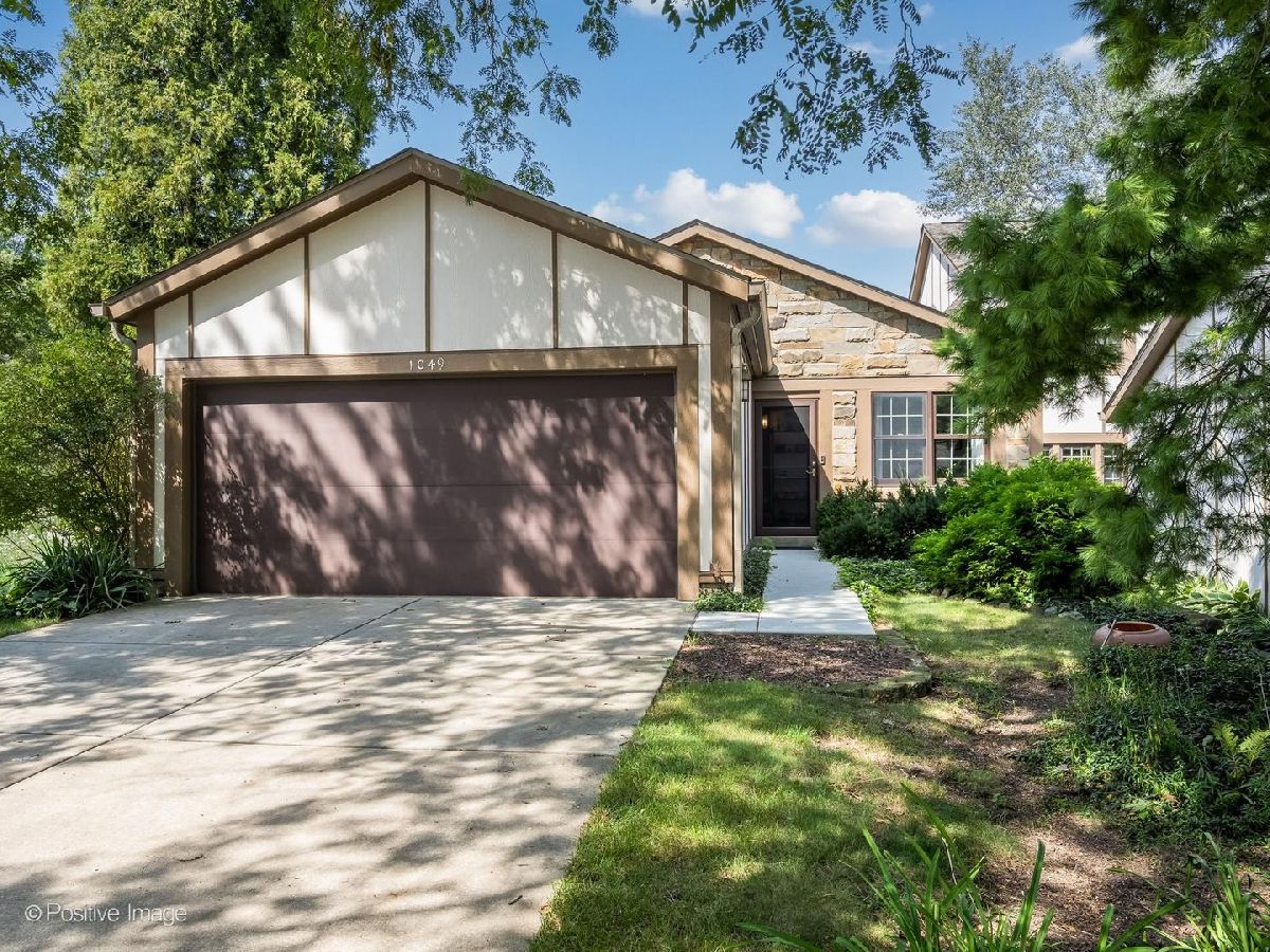  For Sale Wheaton Illinois, 1049 Wheaton Oaks Drive