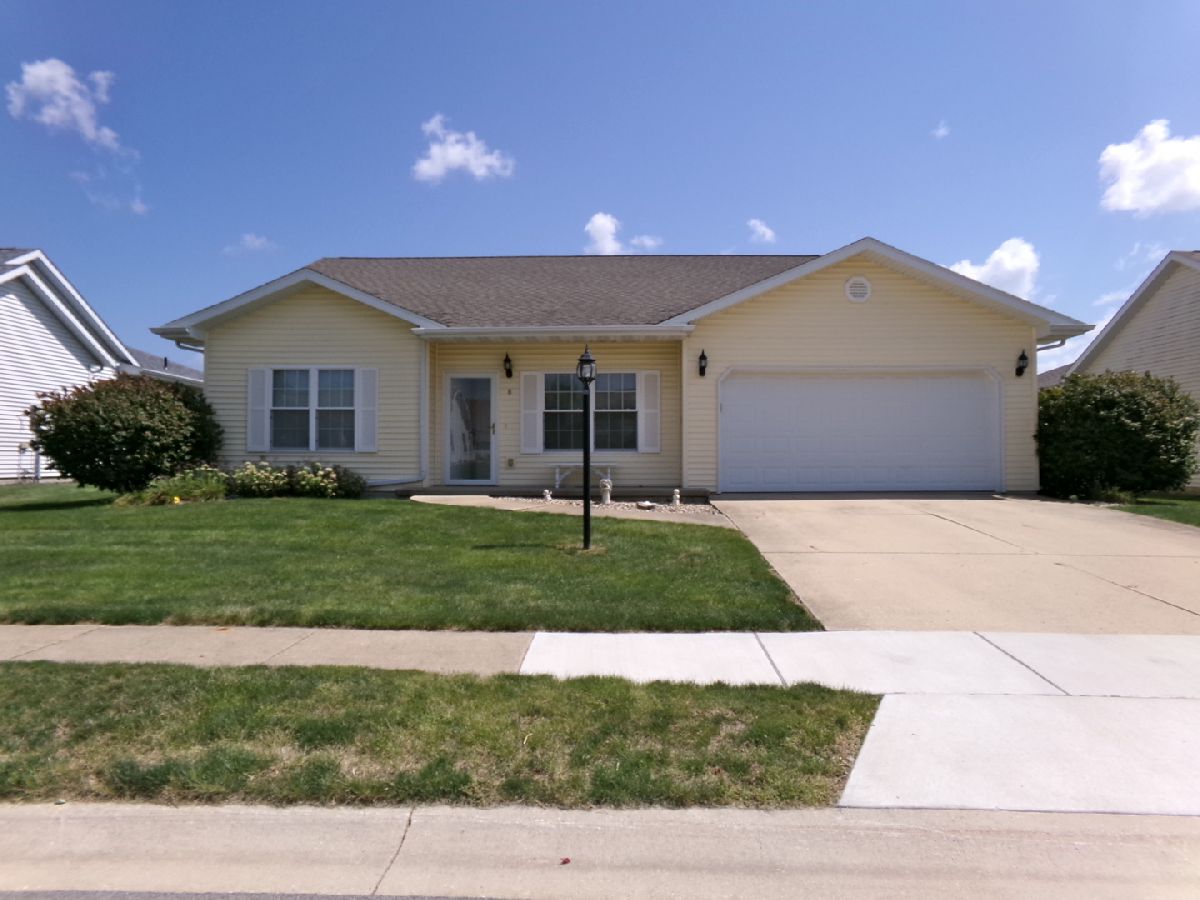  For Sale Clinton Illinois, 8 Liberty Lane