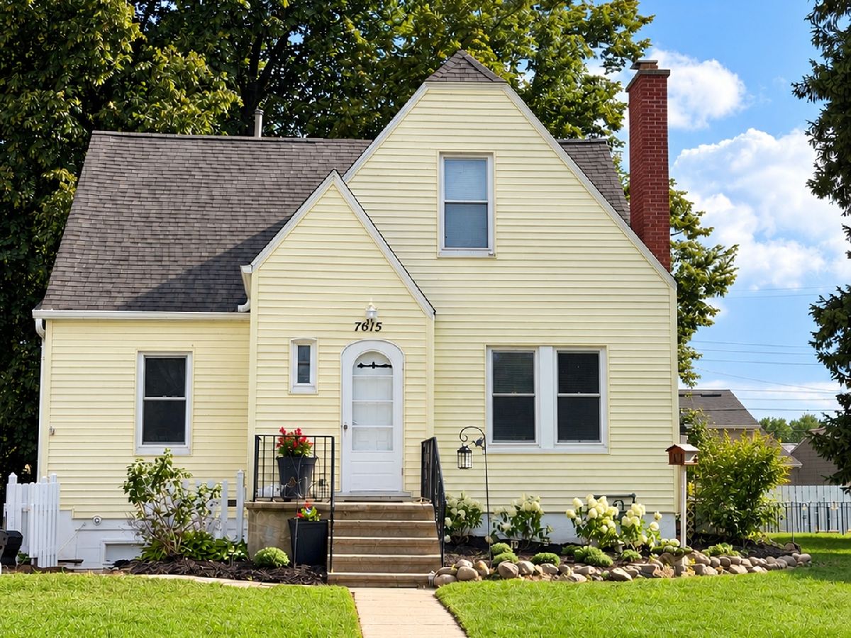  For Sale Wonder Lake Illinois, 7615 South Drive