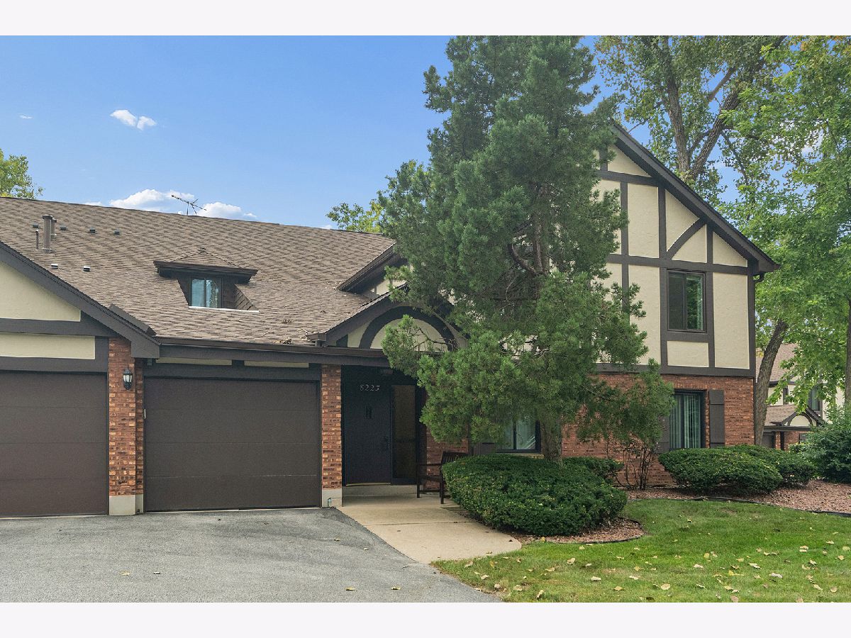 Condominiums For Sale The Timbers Palos Hills Illinois, 8225 Juniper Court