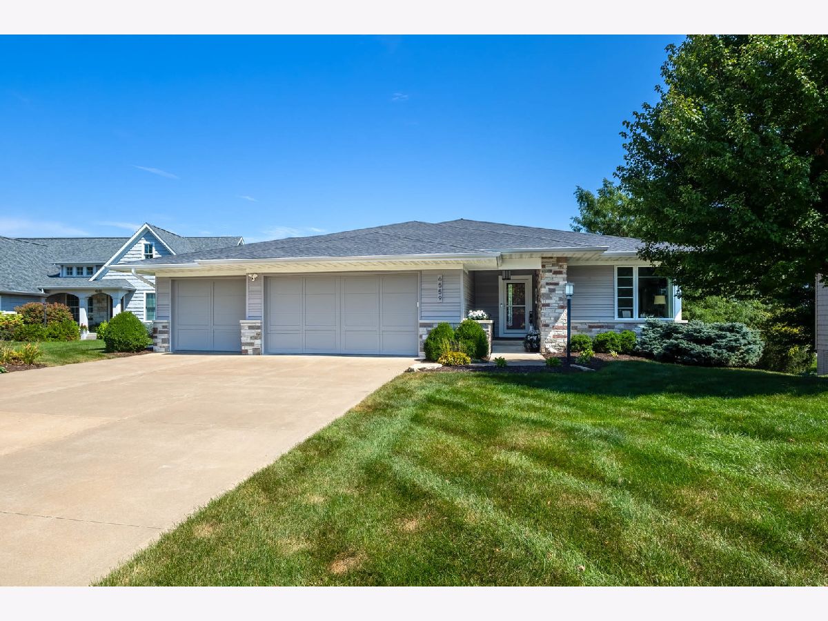 Homes For Sale Copper Ridge Bettendorf Iowa, 6559 Blackberry Lane