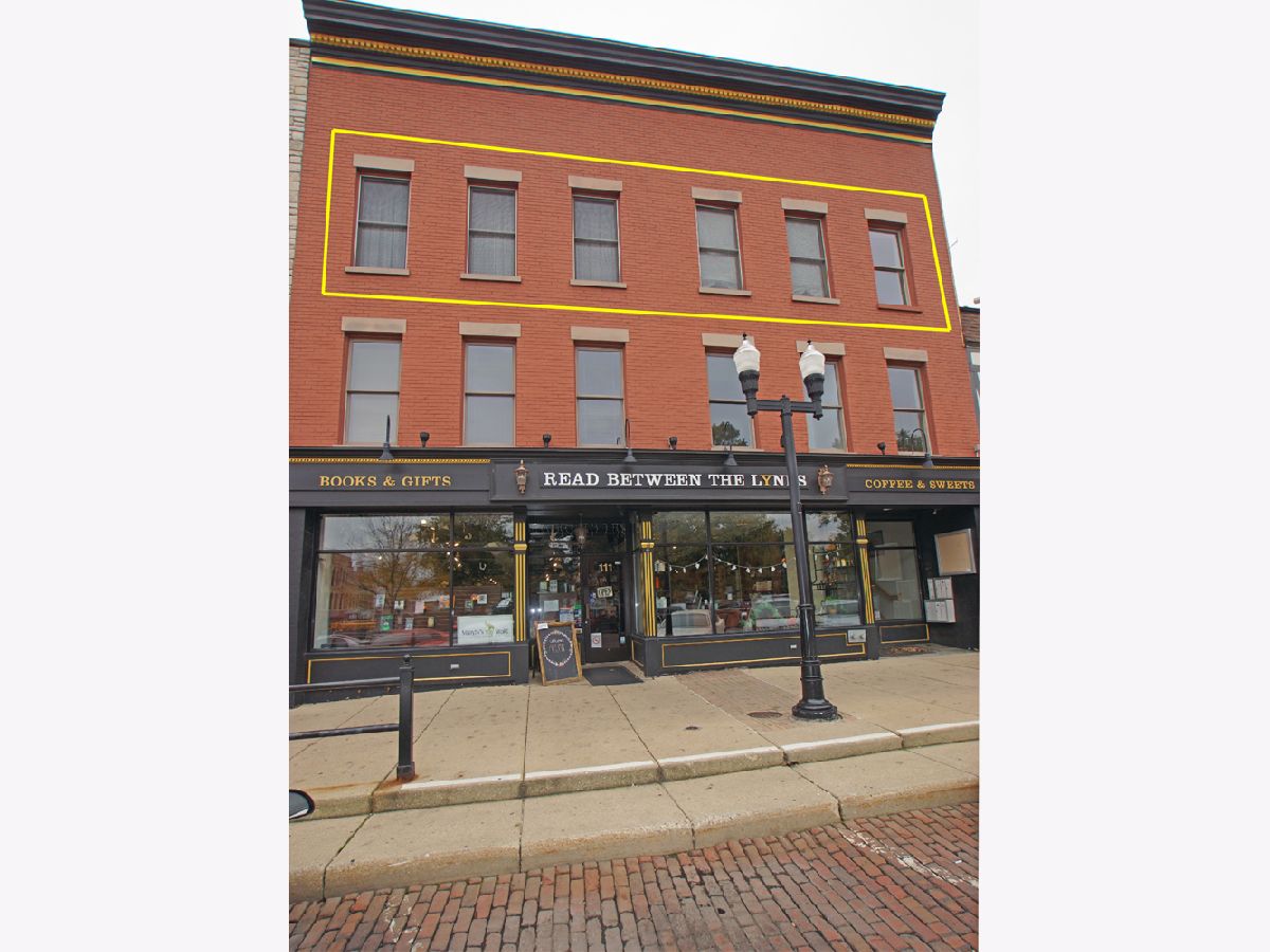  For Rent Woodstock Illinois, 111 Van Buren