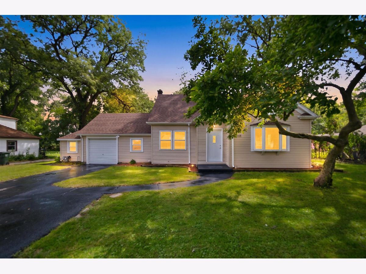  For Sale Markham Illinois, 15811 Whipple Avenue