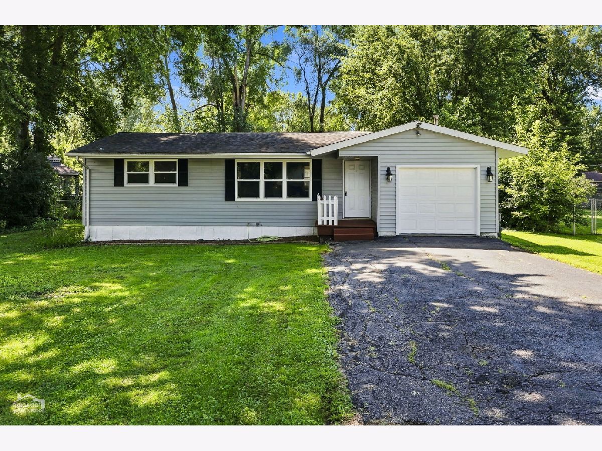 Homes For Sale Lakeland Park Mchenry Illinois, 4515 Willow Lane