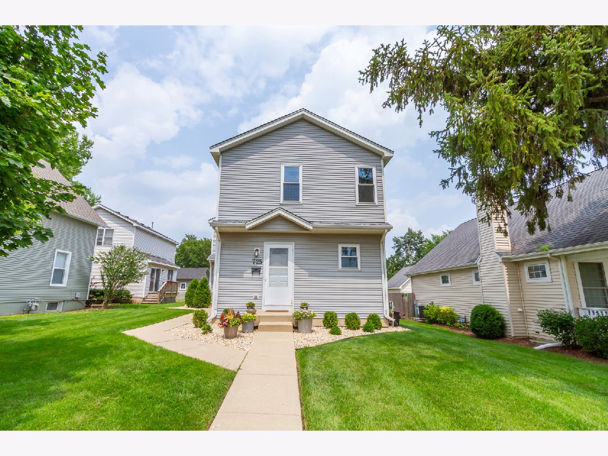  For Rent Geneva Illinois, 725 Stevens