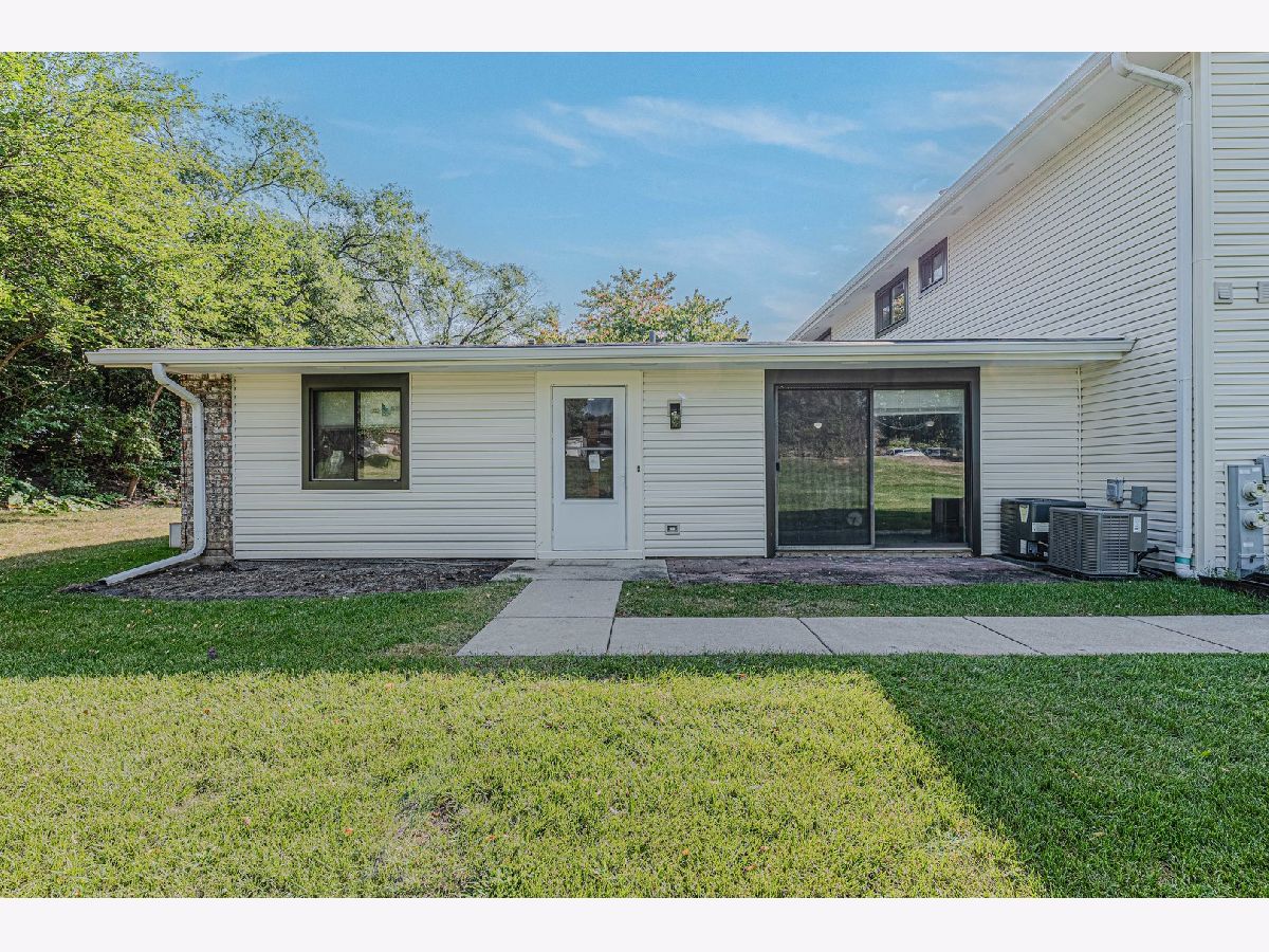 Townhomes & Condos & Homes For Sale Fairfield Bloomingdale Illinois, 119 Brewster Court