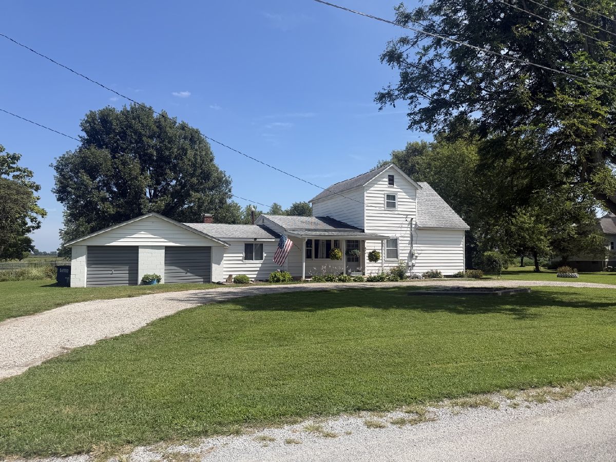  Sold Tamaroa Illinois, 124 Maple