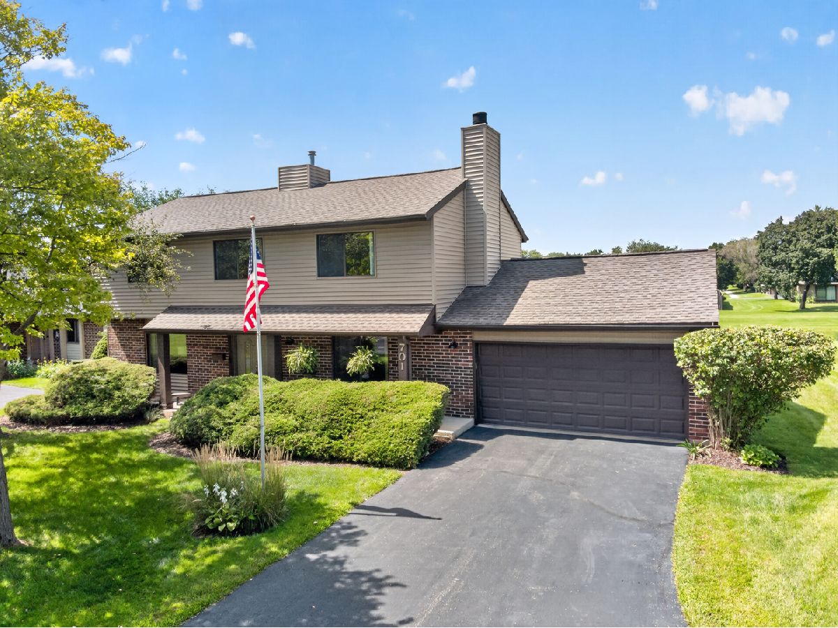  For Sale Roselle Illinois, 701 Parkview Court
