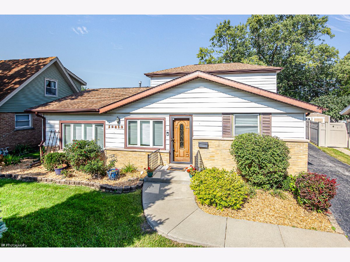  For Sale Crestwood Illinois, 12812 Terrace Lane