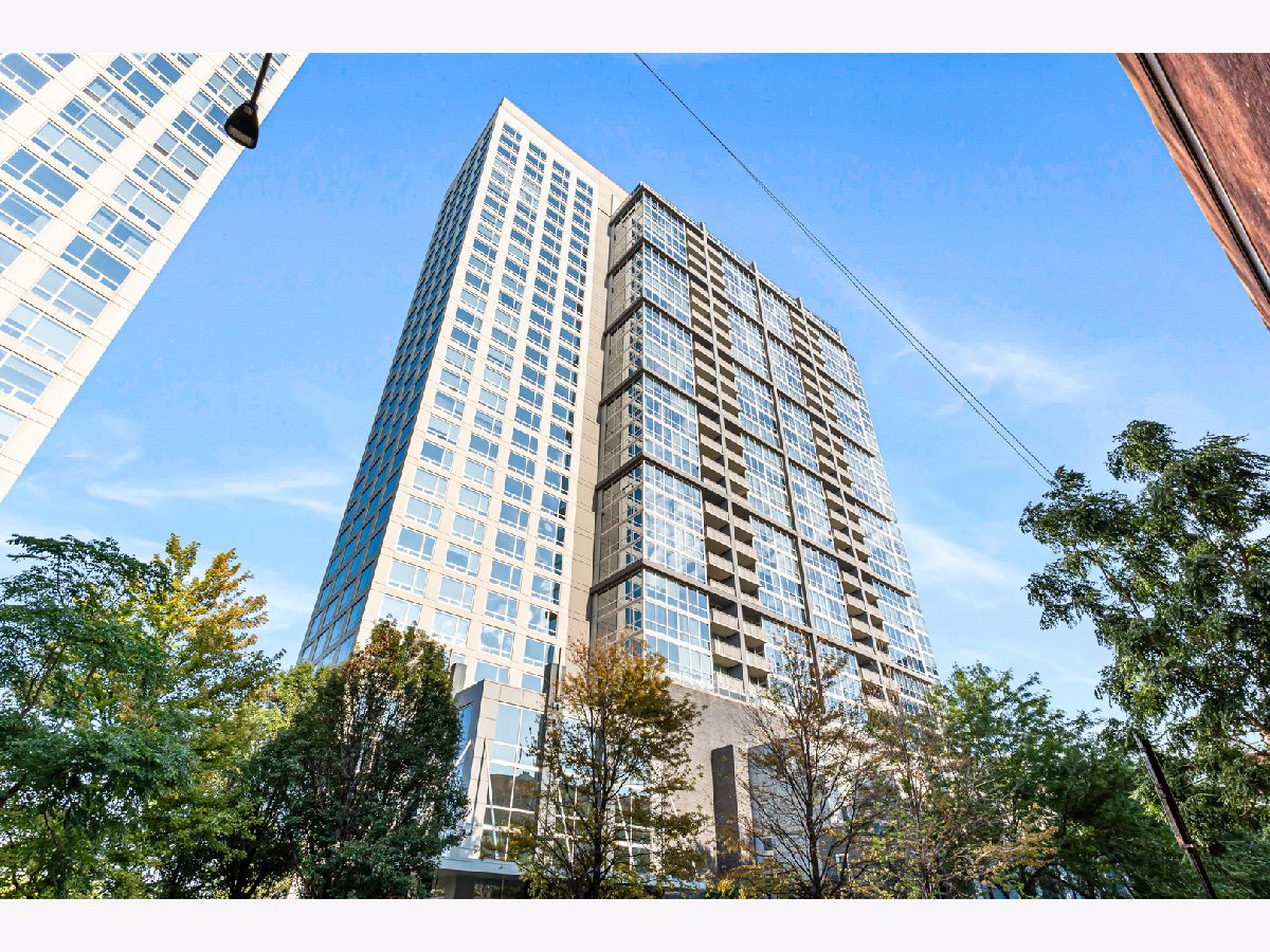 Condos & Townhomes For Sale Harbor View Chicago Illinois, 1901 Calumet Avenue