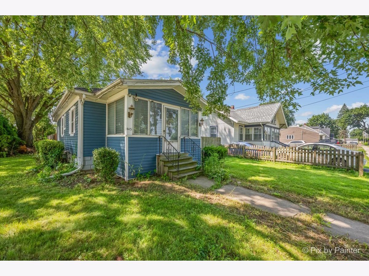  Rented Elgin Illinois, 645 Slade