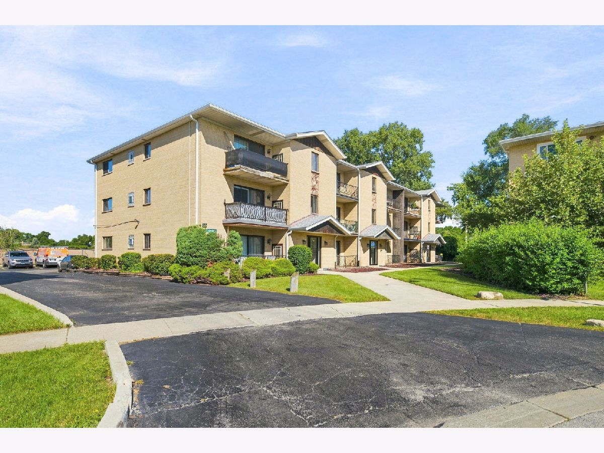 For Sale Chicago Ridge Illinois, 5746 106th Street
