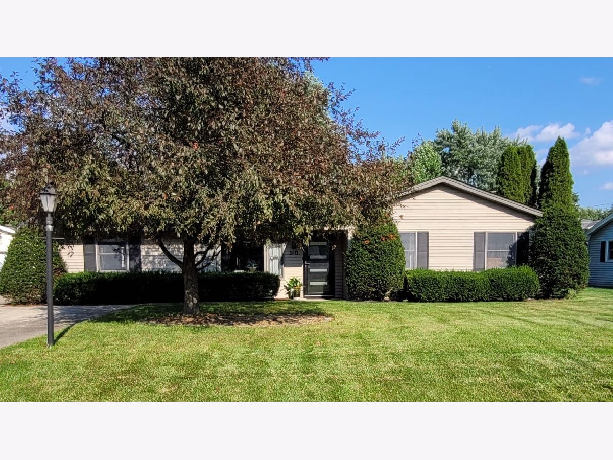 Homes For Sale Crystal Lawns Joliet Illinois, 2412 Westline Drive