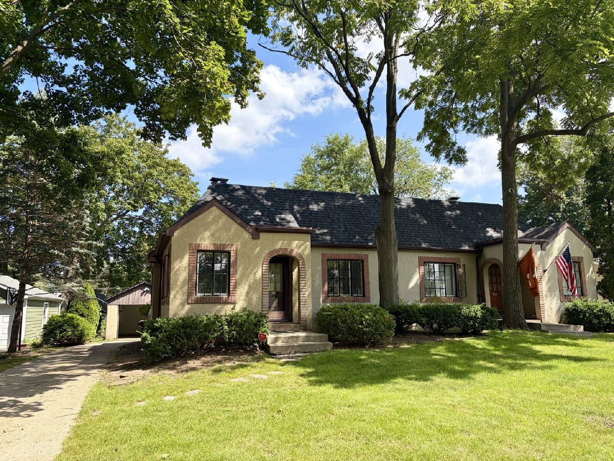  Rented Libertyville Illinois, 448 Prairie