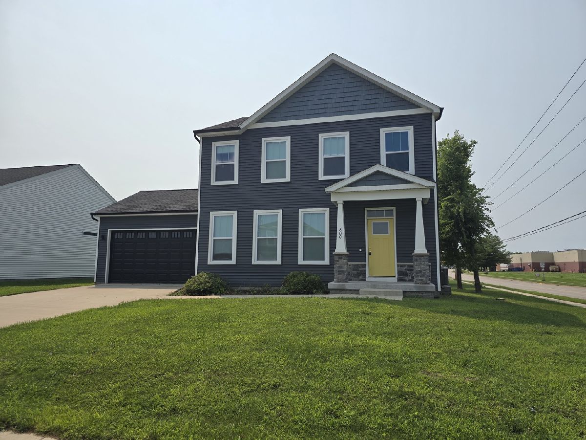  For Sale Silvis Illinois, 600 17th Avenue