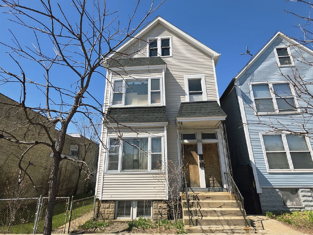 Condos & Townhomes & Homes For Sale Logan Square Chicago Illinois, 2712 Western Avenue