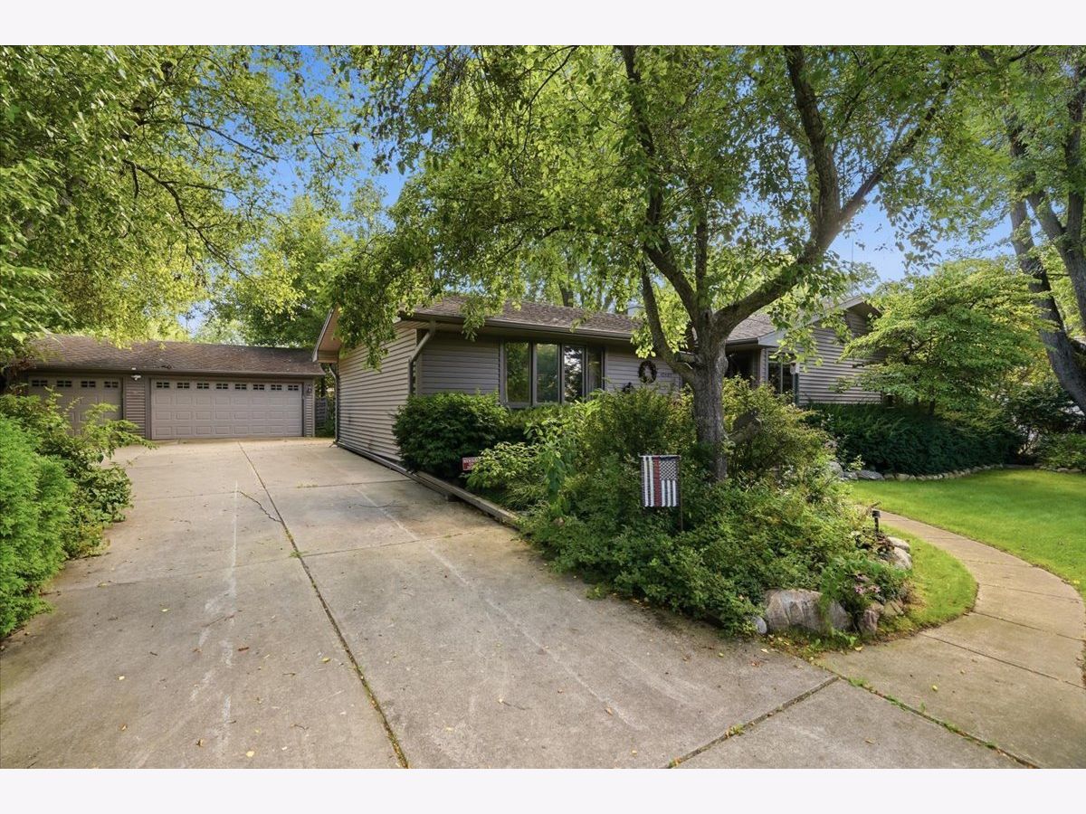  For Sale Beach Park Illinois, 10405 Ford Avenue