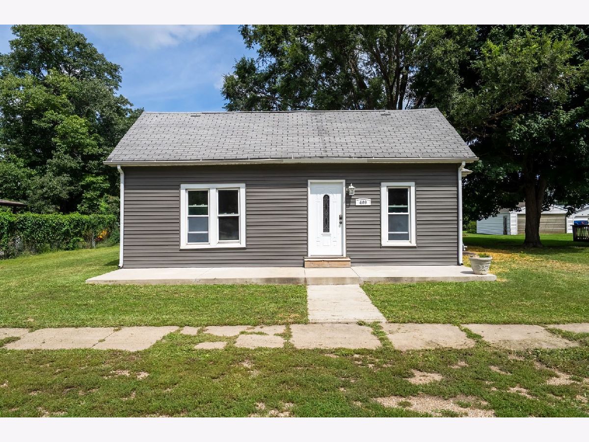  For Sale Stanford Illinois, 409 Carter Street