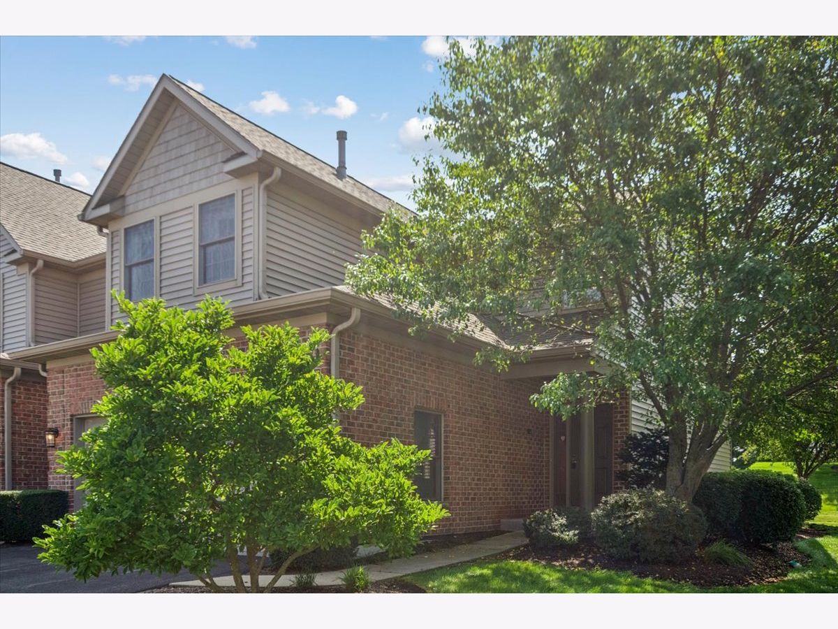 Homes & Townhomes For Sale Woodland Ridge Antioch Illinois, 1022 Inverness Drive