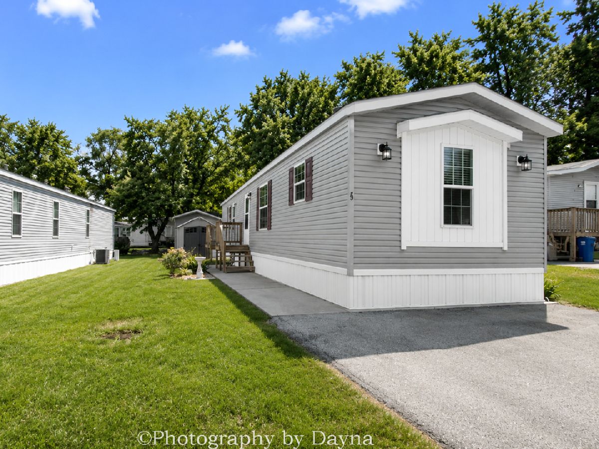  For Sale Bourbonnais Illinois, 15 Apache Court