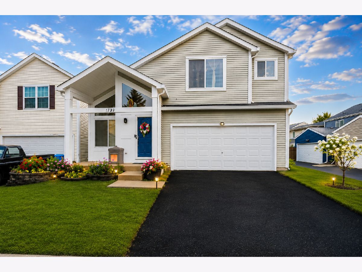 Homes & Townhomes & Condos For Sale Hometown Aurora Illinois, 1739 Hickory Park Lane