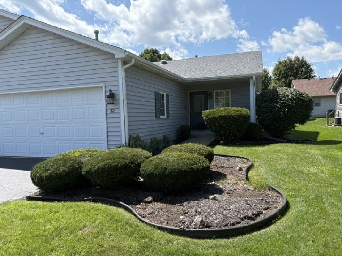 Condos & Townhomes For Sale Silver Trail North Aurora Illinois, 32 Juniper Drive
