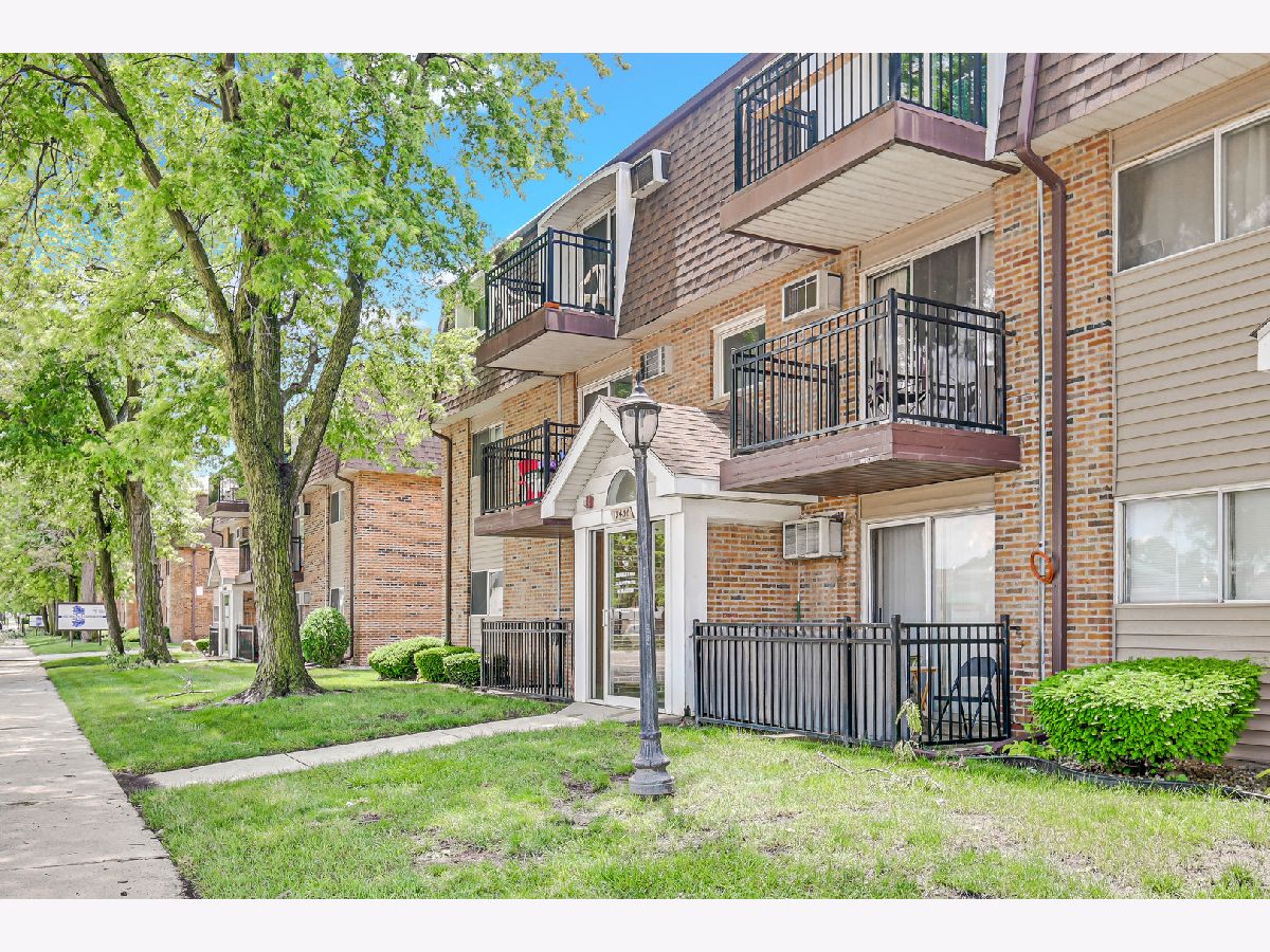  For Sale Chicago Ridge Illinois, 10430 Ridgeland Avenue