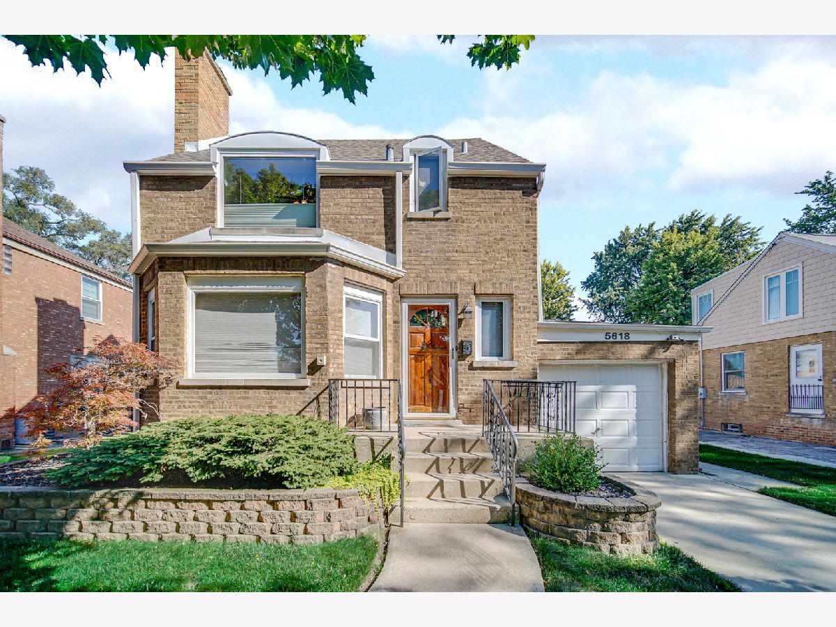  For Sale Morton Grove Illinois, 5618 Carol Avenue