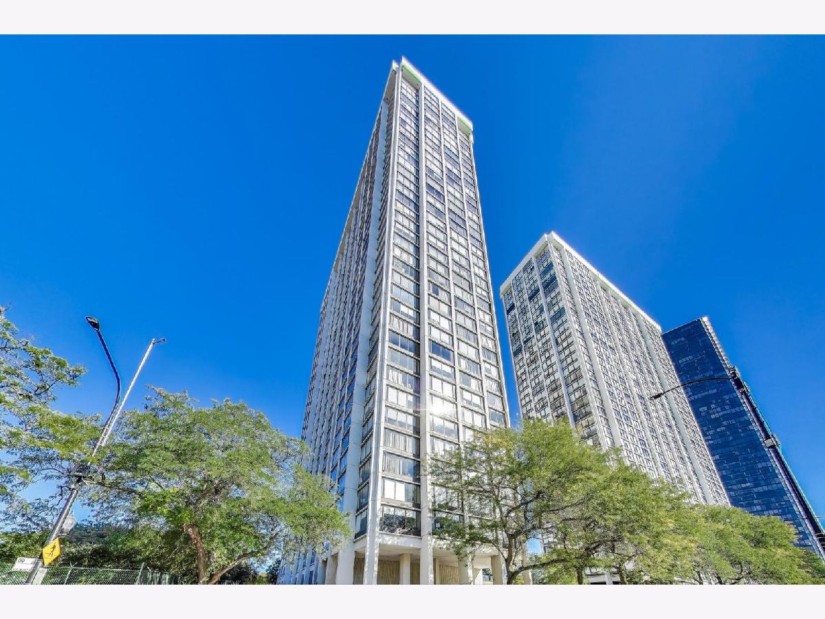 Condominiums For Sale Edgewater Plaza Chicago Illinois, 5455 Sheridan Road
