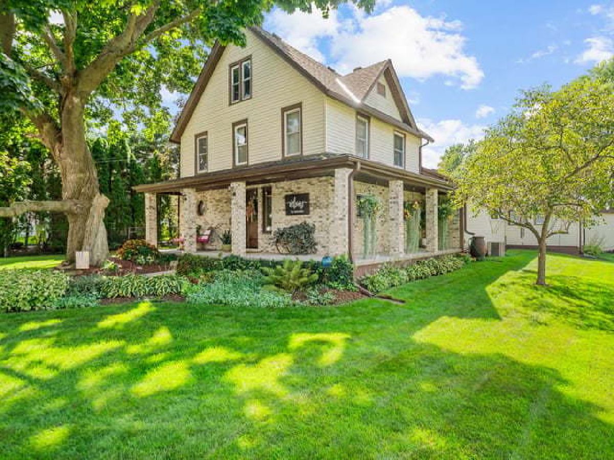  For Sale Polo Illinois, 305 Congress Avenue