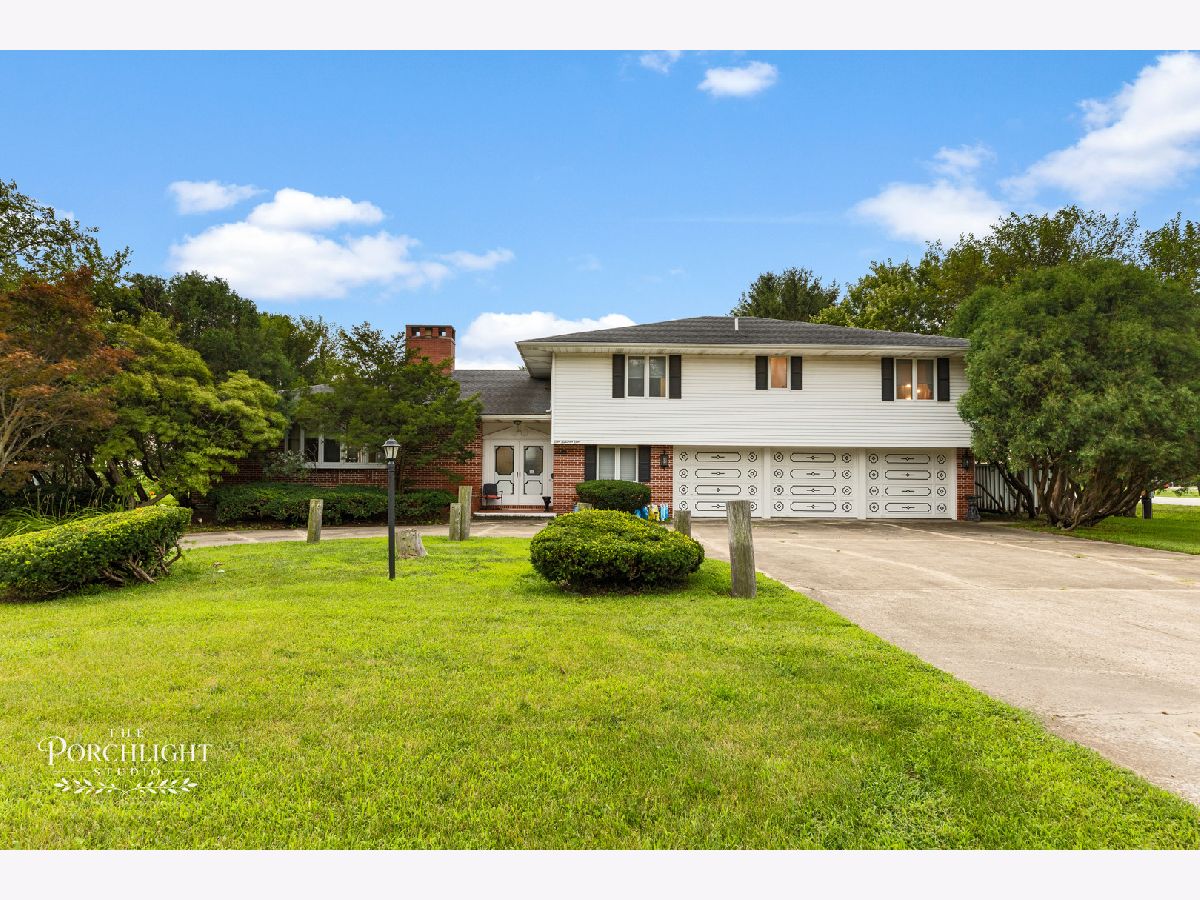  For Sale Crescent City Illinois, 101 Countryside Lane